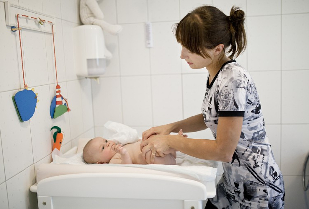 Kūdikio plukdymas vonelėje Šeimos gerovės centre, Klaipėdoje - kad Jūsų mažylis augtų sveikas!