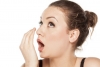 Blogas burnos kvapas – burnos probiotikai, skalavimo skystis ir kitos priemonės gali padėti