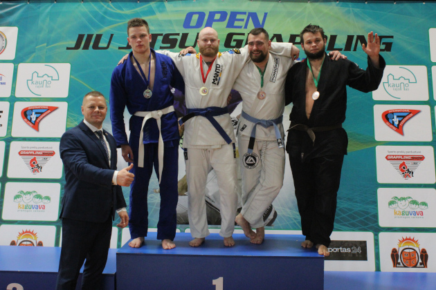 Atviras Lietuvos džiudžitsu newaza čempionatas – šakiečių triumfas