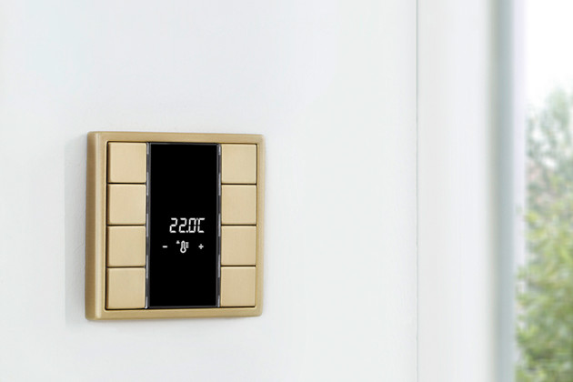 JUNG KNX F 50 patalpų temperatūros valdiklis – ką jis gali?