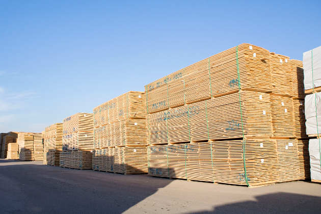 Statybinė mediena padengta giluminiu impregnavimu - ilgaamžė ir atspari oro sąlygoms mediena