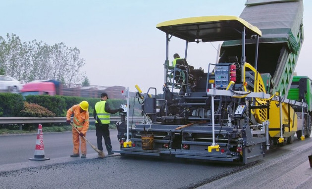 BOMAG kelių technika