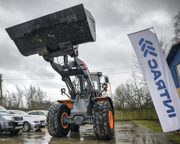 Doosan nedidelė, bet galinga specializuota statybinė technika 