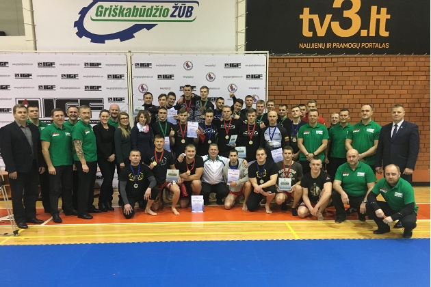 Graplingo sezono užbaigtuvėse – kovos menų centro SMAUGLYS triumfas