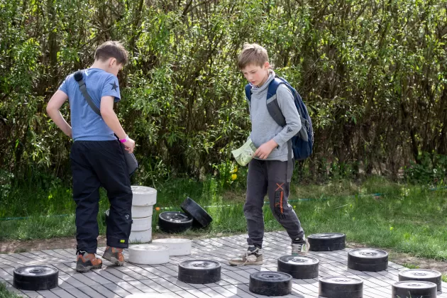 Adovis, UAB - Labirintų parkas Anykščiuose – pramogų ir atrakcionų parkas tiek mažiems tiek dideliems, Apverstas namas