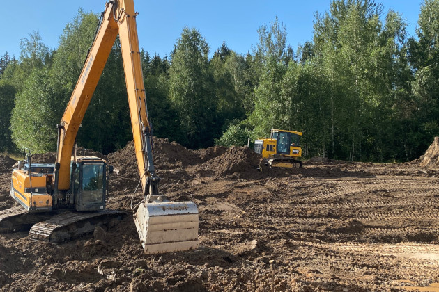 Fojus, UAB - tvenkinių kasimas, sklypų lyginimas, gerbūvio darbai, trumpastrėlio, ilgastrėlio ekskavatoriaus, savivarčio (Dumper) ir buldozerio nuoma