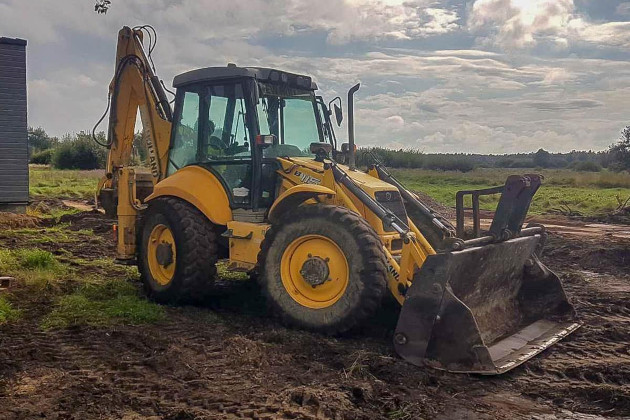 Granduva, UAB - trinkelių klojimas, gerbūvio darbai, bendrieji statybos darbai, metalo konstrukcijų ir tvorų montavimas, Bobcat, ekskavatoriaus nuoma