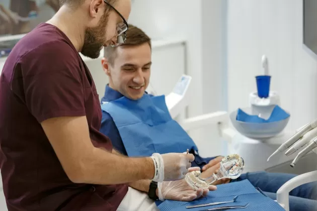 Šypsenos akademija, UAB - visos odontologijos paslaugos: dantų implantacija, ALL-ON-4 metodika, dantų protezavimas, laminatės, dantų balinimas lazeriu