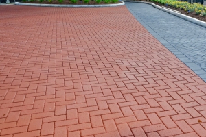 Dekoruotas asfaltbetonis: Trinkelių, akmens ir kiti raštai ant asfalto - akį traukiančių projektų įgyvendimui